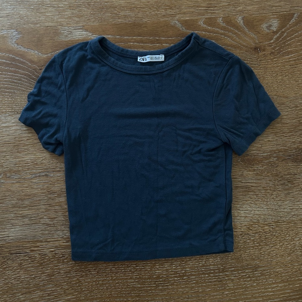 Zara Women’s Navy Blue Crop Top